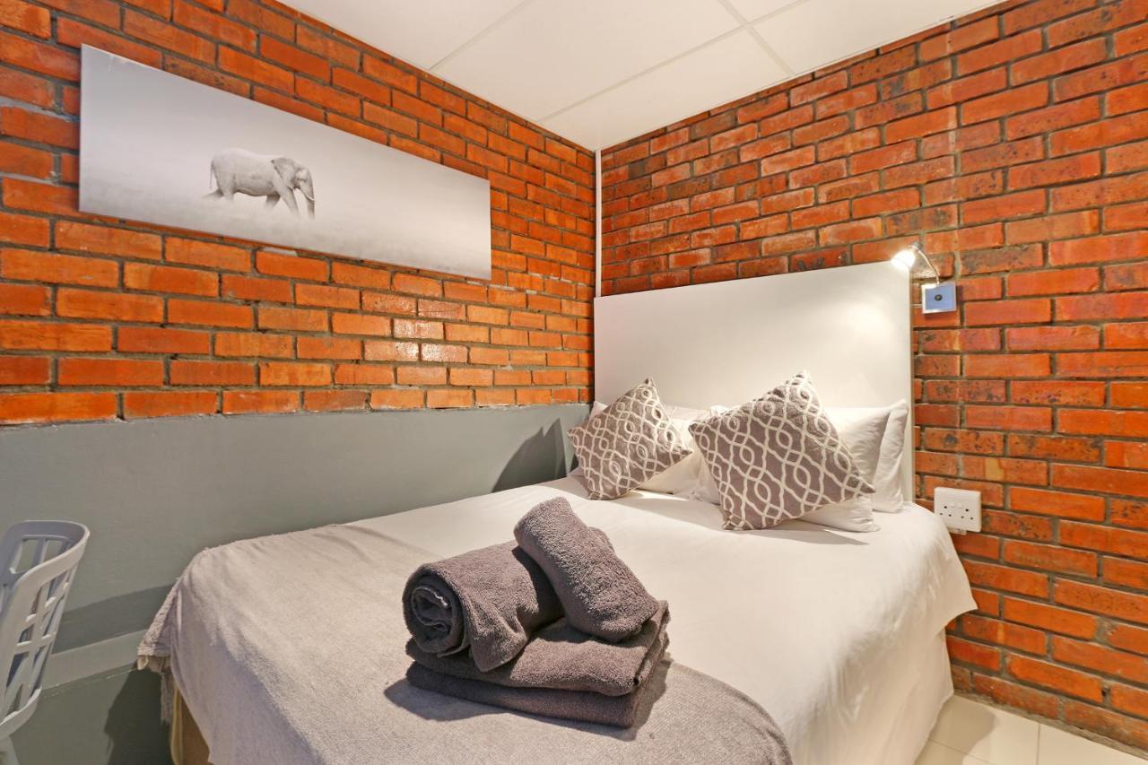 The Rhino Hotel & Apartments Cape Town Exterior photo